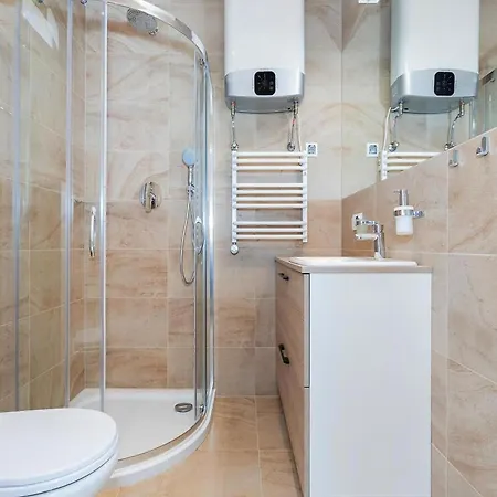 Comfortable No 11 , Summer Pool Rewal